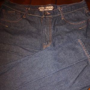 Akoo Size 40 waste for pants and 2 xxl shirts